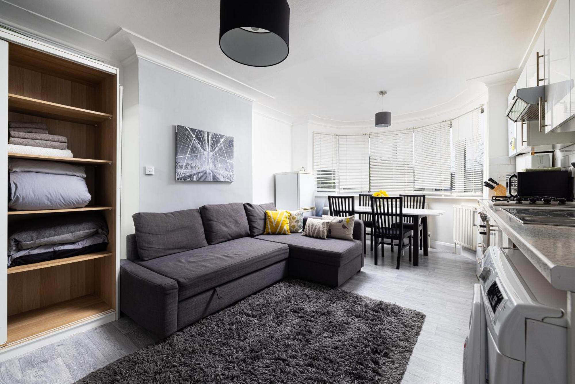 One Bedroom Apartment Opposite Brent Cross Station London Exterior photo
